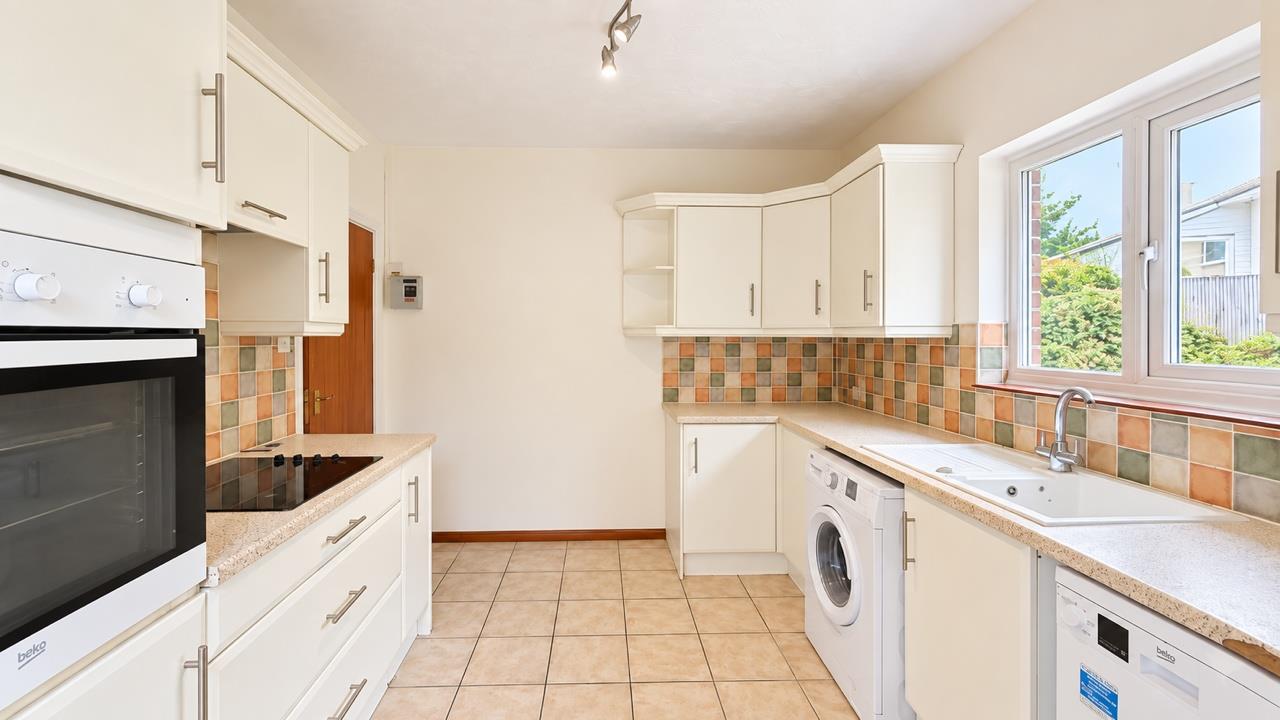 3 bed property in Old Roar Road, St. Leonards-On-Sea